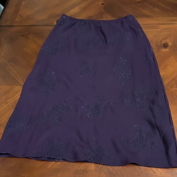Lavender Brand Dark Purple Skirt with Textured Design Woman Size Medium - Picture 3 of 10